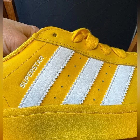 Adidas Bold Yellow Superstar XLG - Picture 7 of 9